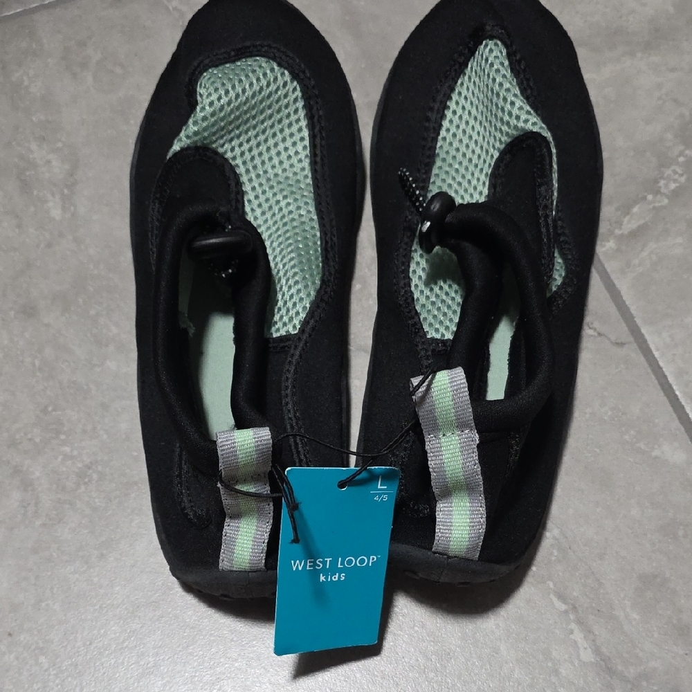 West Loop Kids Black and Mint Water Shoes